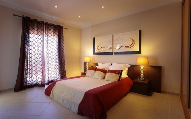Outstanding Villa Very Well Located Near The Beach