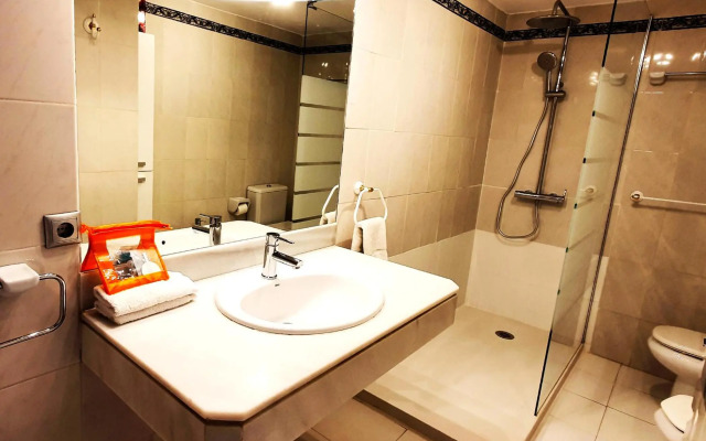 Skol 216 1Bedroom Duplex First Line Beach