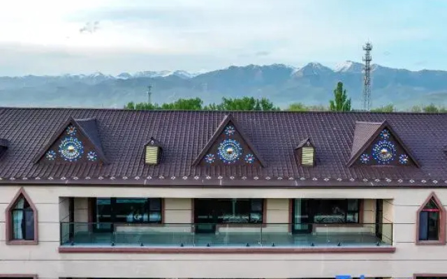 Tingshan Youyuan · Scenic Hillview Garden Boutique Stay (Narat Tourist Scenic Area Branch)