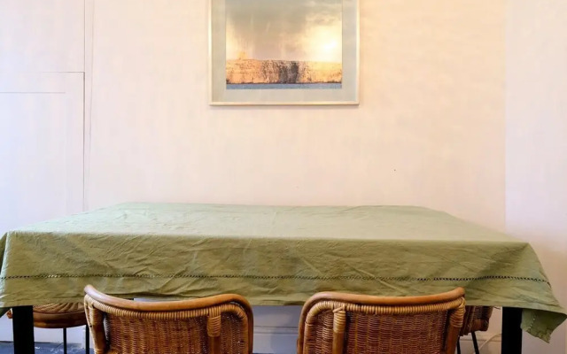 Bright and Modern One Bed in Central London