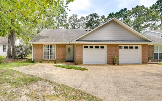 Tranquil Thomasville Retreat w/ Deck + Dining Area