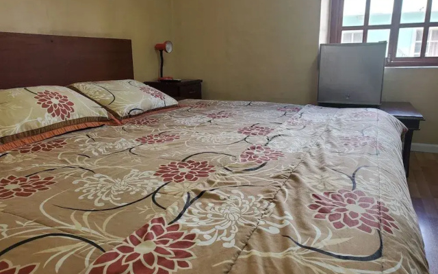 Mariscal Inn & Suites