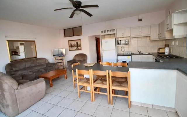 Uvongo Cabanas 14B