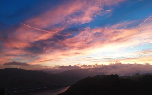 Schau-Rhein#1 - On top of Bacharach, Rhineview