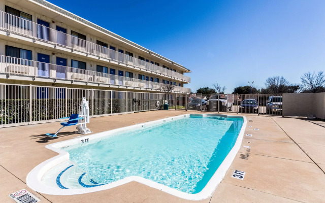 Motel 6 Garland, TX - Dallas
