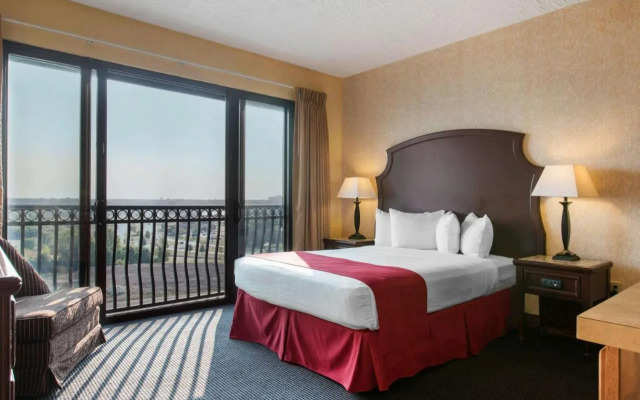 Shoreline Inn & Conference Center, Ascend Collection