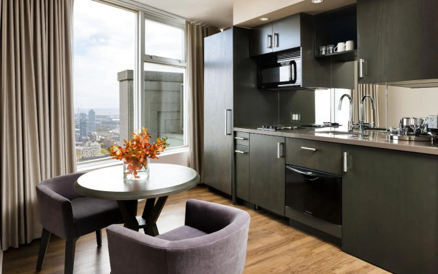 One King West Hotel & Residence