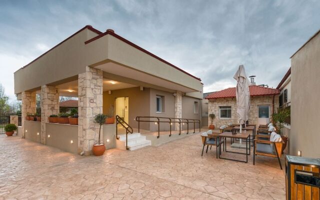 Lagaria Hotel & Apartments