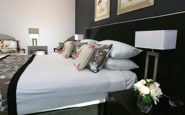 Springfield Lakes Boutique Hotel