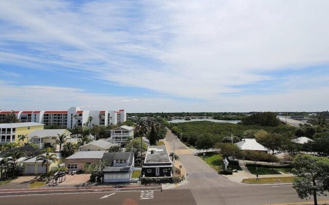 Shore 502 by RedAwning