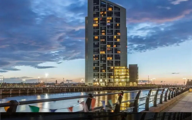 Apartmentsleeps5-city-tv-wifi-seaview
