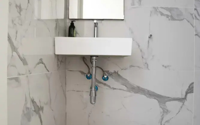 Sasson & Co Luxury apartment Neve Tsedek