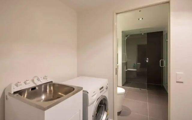 Panorama Terrace Apartments, Element Escapes