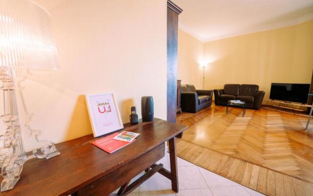 Elegant Apartment in the Center
