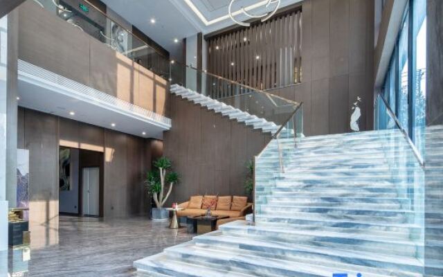 Mengzi Hongxiang Hotel