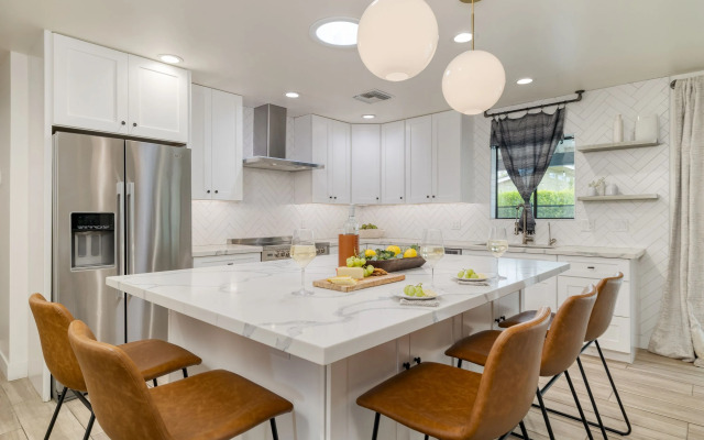 White Agate by Avantstay Pool + Playground