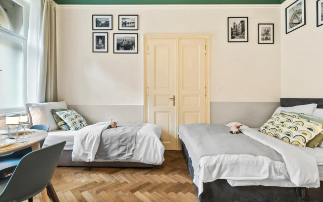 APTs in OLD TOWN PRAGUE by Michal&Friends