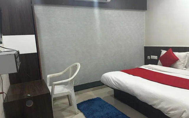 Hotel Capital by OYO Rooms