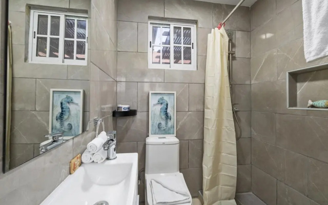 Beautiful 3br4ba Amazing Location w Private Pool