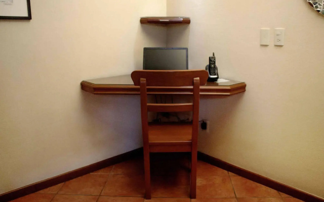 Alcazar Suites