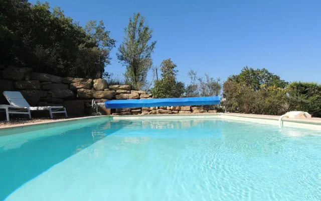 House in Buisson With Provencal Charm