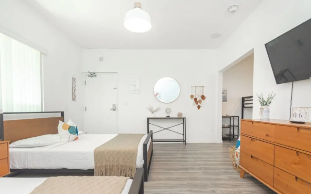 West Deco Boutique Apartments
