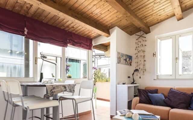 Salomone Apartment 13 With Terrace by Wonderful Italy