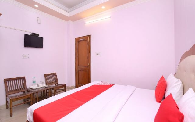 OYO 14029 Hotel Yogesh