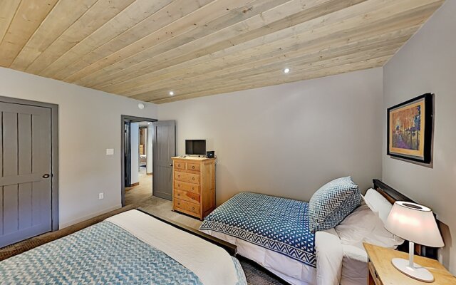 15tru1zs 2 Bedroom Condo