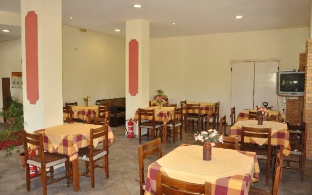 Hotel Pyrros