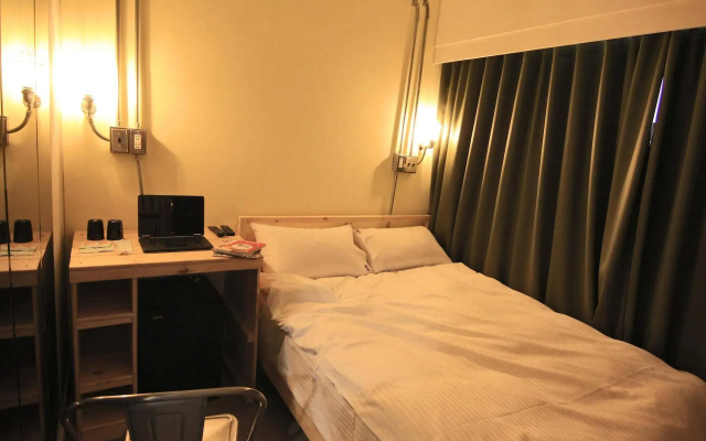 Yizhong Loft Hostel