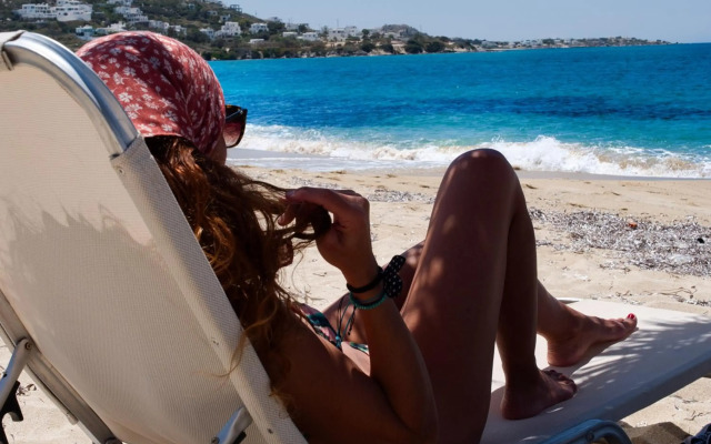 Studios Vrettos Beachfront Hotel