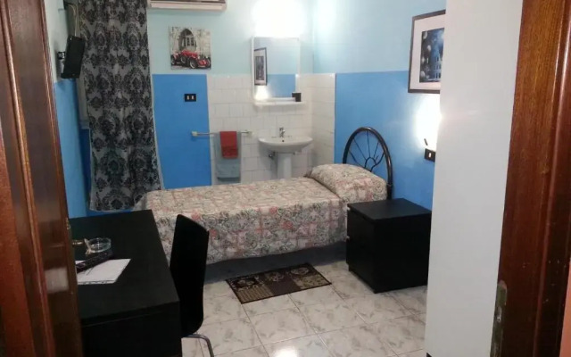 Roxena House
