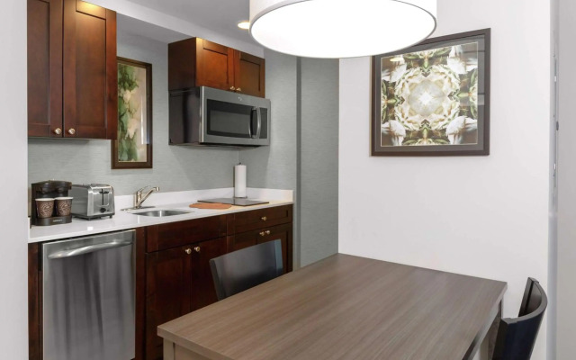 Homewood Suites by Hilton Lansing Eastwood