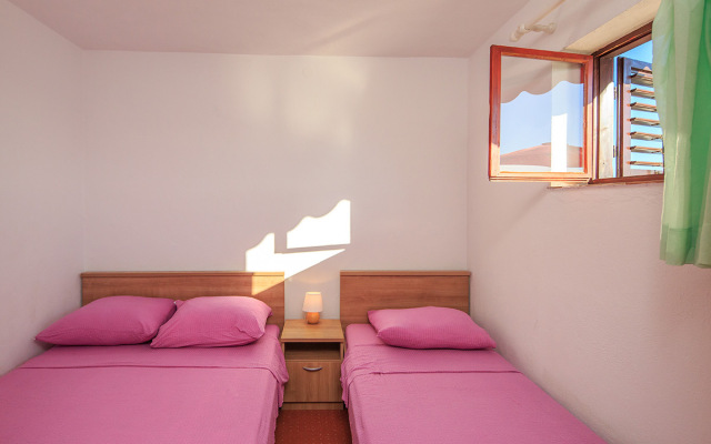 Holiday house Ante - 6m from the sea Seget Vranjica, Riviera Trogir
