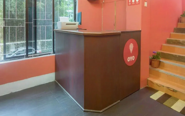 Oyo 14874 Live Inn Guest House