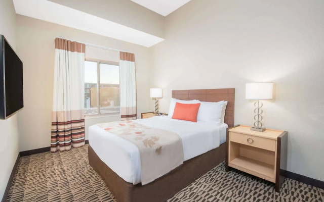 Hawthorn Suites by Wyndham Fargo