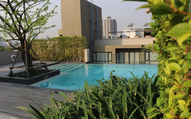 Alix Bangkok Hotel