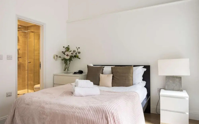 Royal Vibes in Kensington