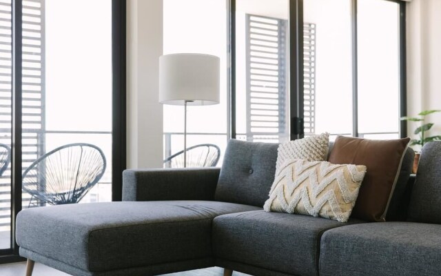 Super Spacious City View Apartments