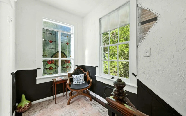 Periwinkle Perch - Home for 4