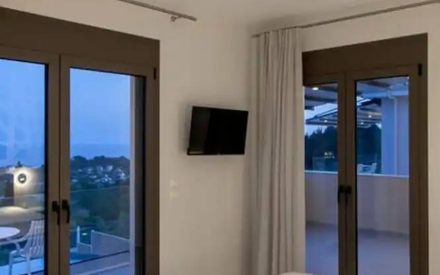 Villa Monolithi Lumiere