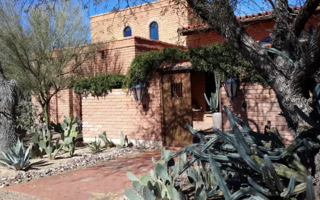 Desert Trails Bed & Breakfast