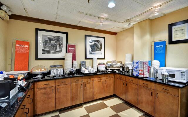 Hampton Inn Memphis-Poplar