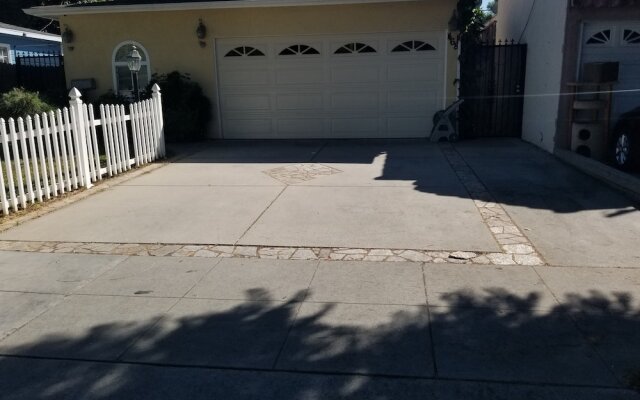 Cynnies Home