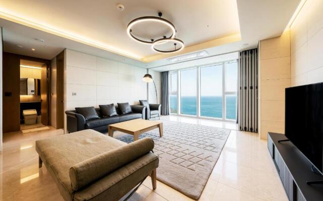 LCT Residence Y Collection