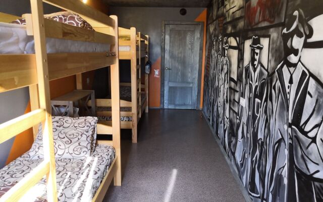 Graffiti Mega City Hostel
