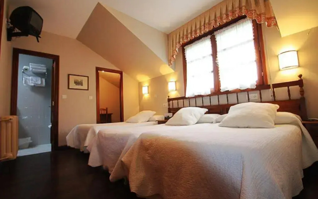 Hostal Restaurante Méndez "El Guardia"