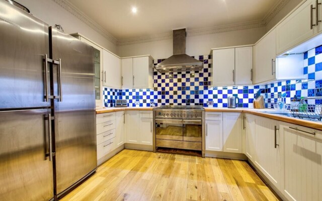 GuestReady Apartment in West End