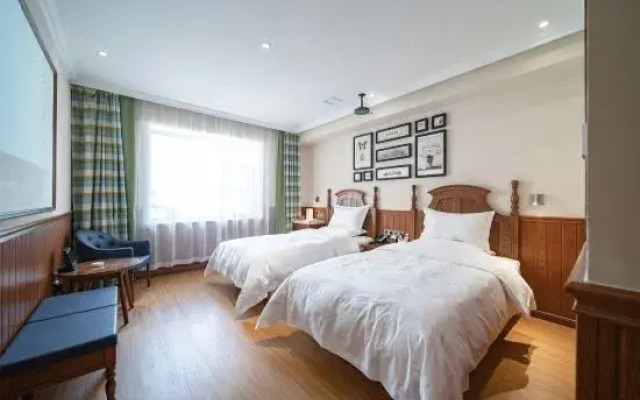 Yake Town Holiday Hotel (Dehui Branch)